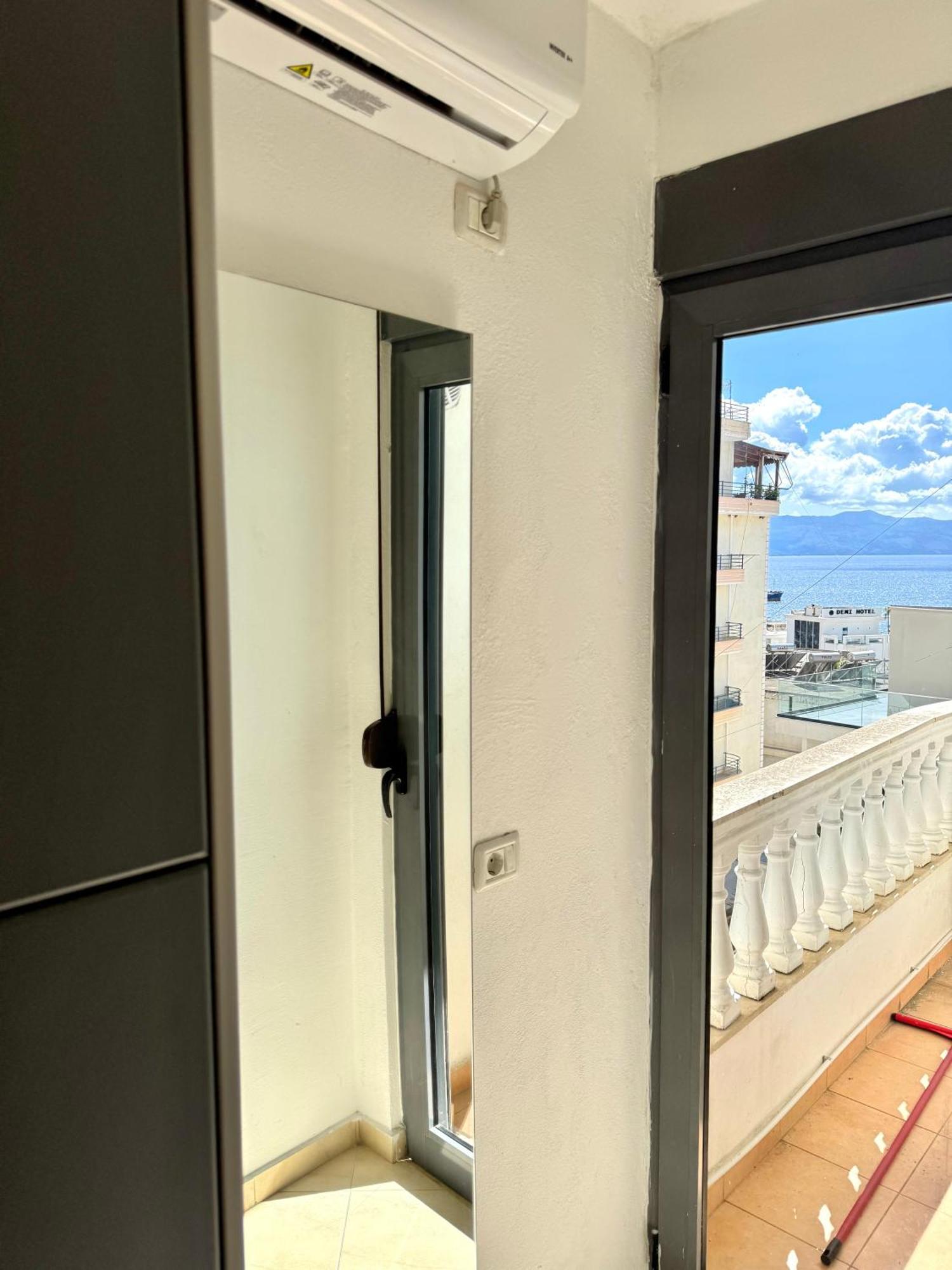 Sun & Sea Apartment Saranda ภายนอก รูปภาพ