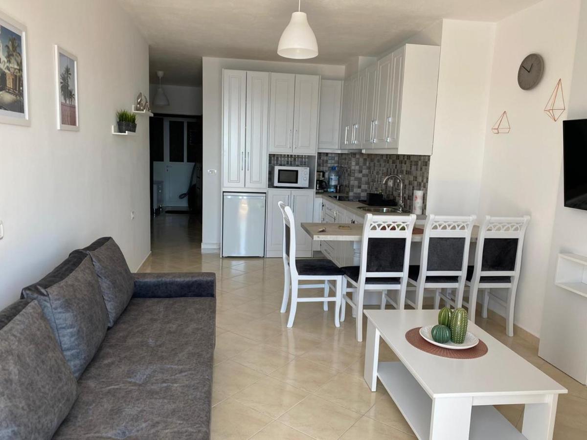Sun & Sea Apartment Saranda ภายนอก รูปภาพ